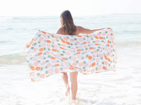 Hoa Kai pineapple-print beach towel